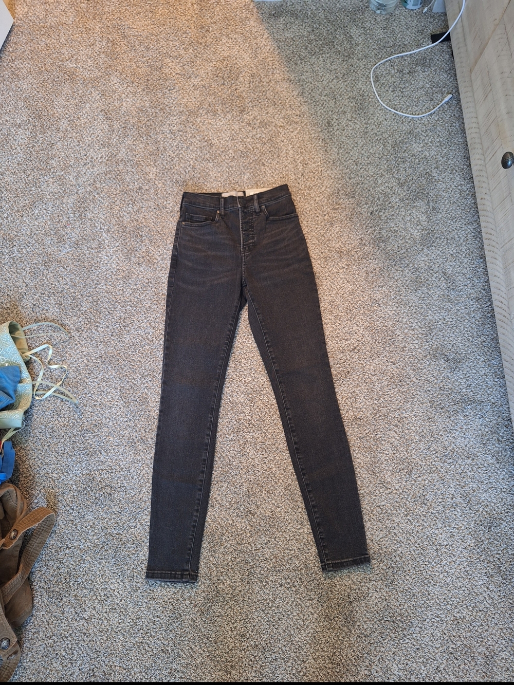 Everlane High-Rise Skinny Jean in Washed Black - Picture 2 of 4